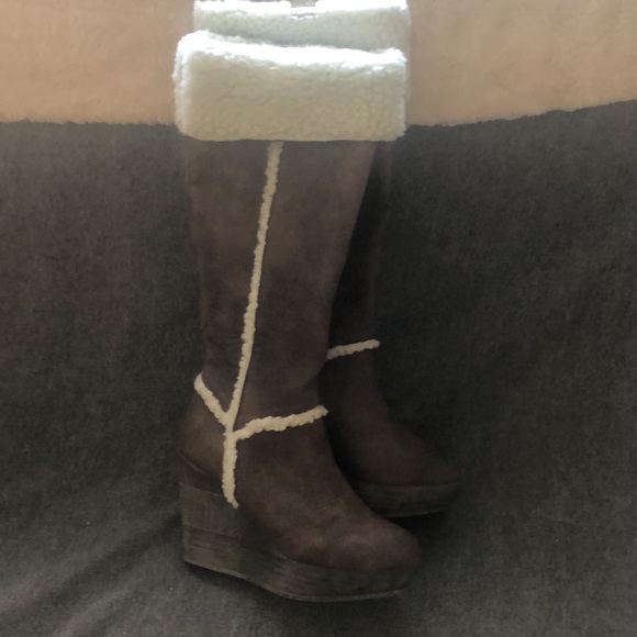 SBICCA “ Chippy” Faux Sherling Wedge Boots🤩❤️ - Picture 6 of 12